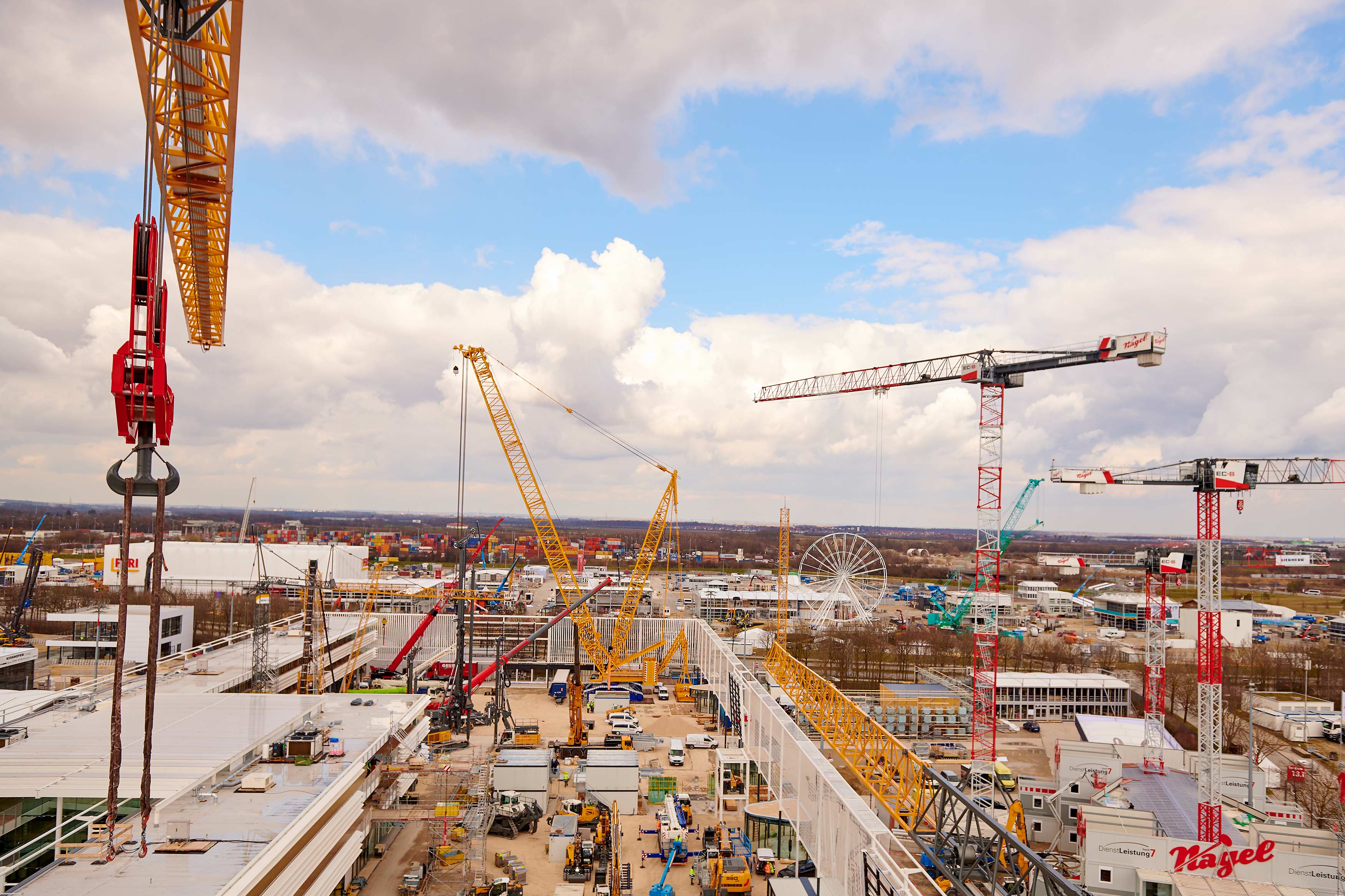 bauma 2019: Erste Fotos vom Aufbau der XXL-Messe | Baumaschienen